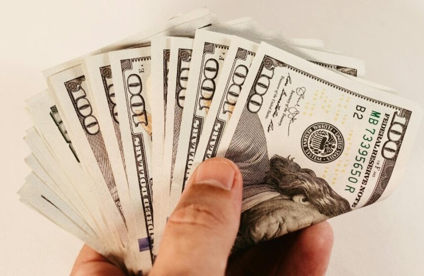 Ocena stanu banknotów na przykładzie dolarów